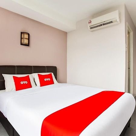 Oyo 89631 988 Hotel Johor Bahru Exteriör bild