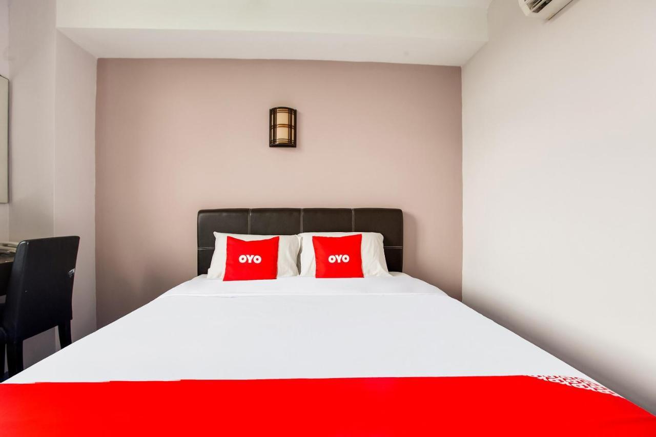 Oyo 89631 988 Hotel Johor Bahru Exteriör bild